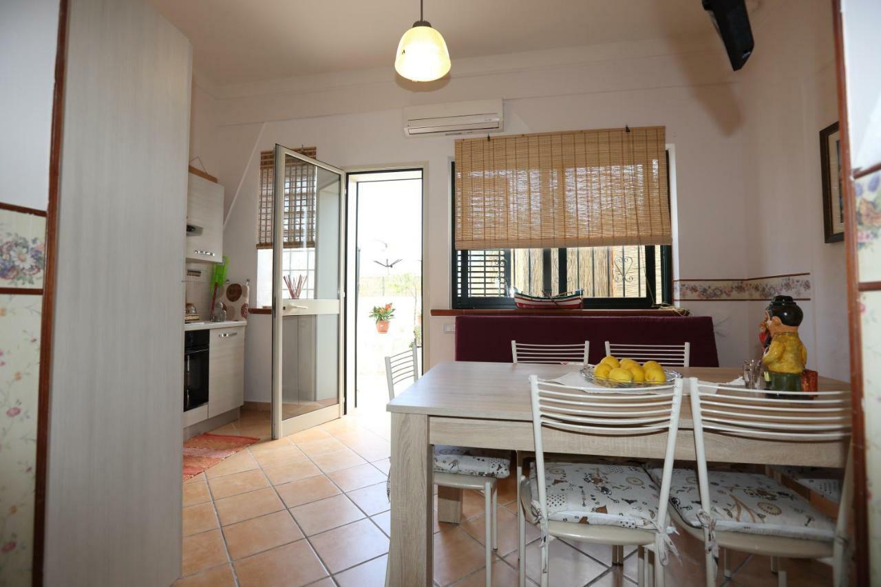 Casa Vacanze Ninfaアヴォラ エクステリア 写真